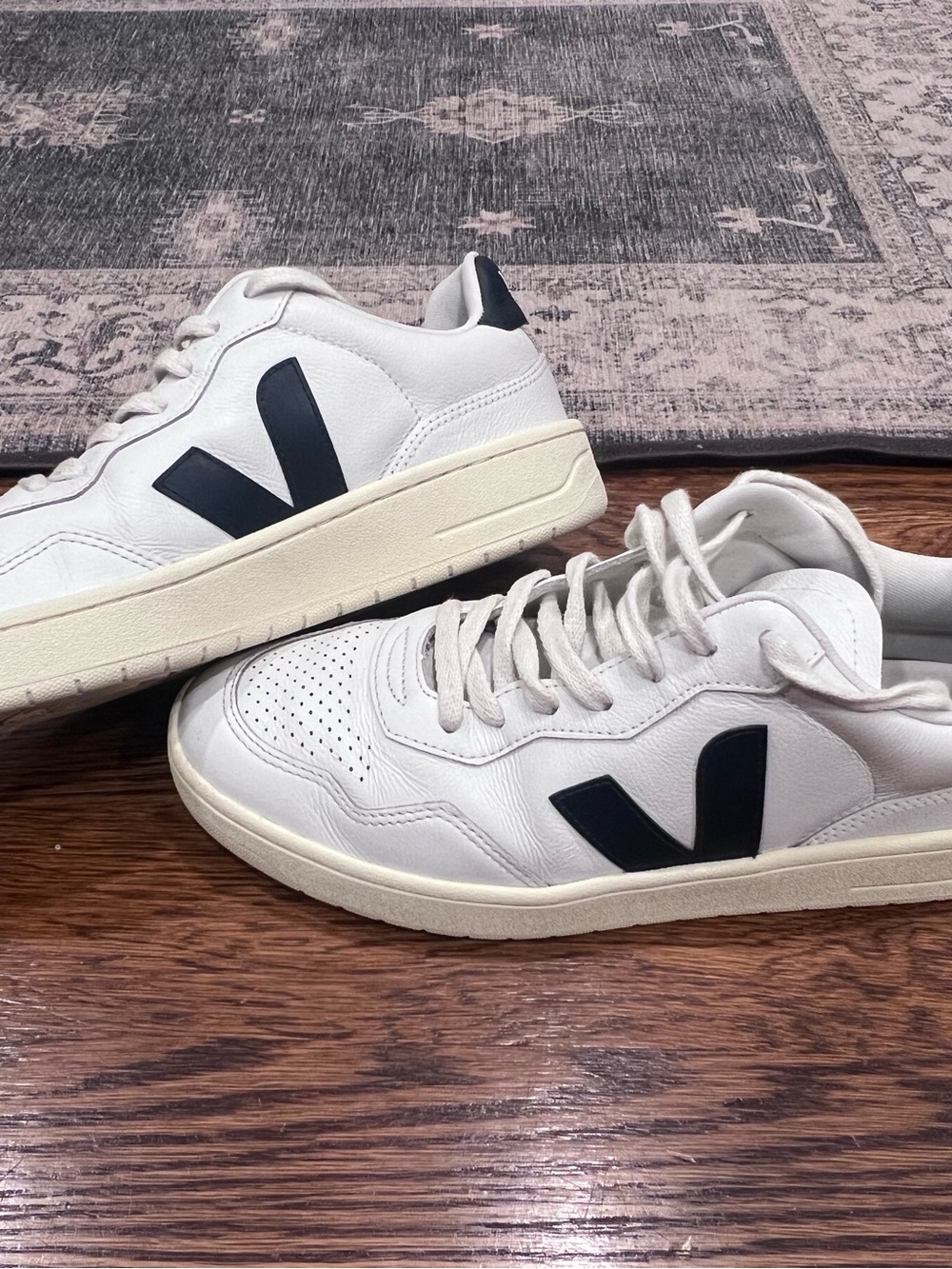 Mens Veja V-90 (Size 10)